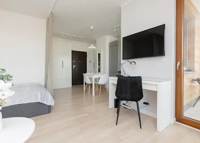 Beautiful Pet-friendly Grzybowska By Renters شقة